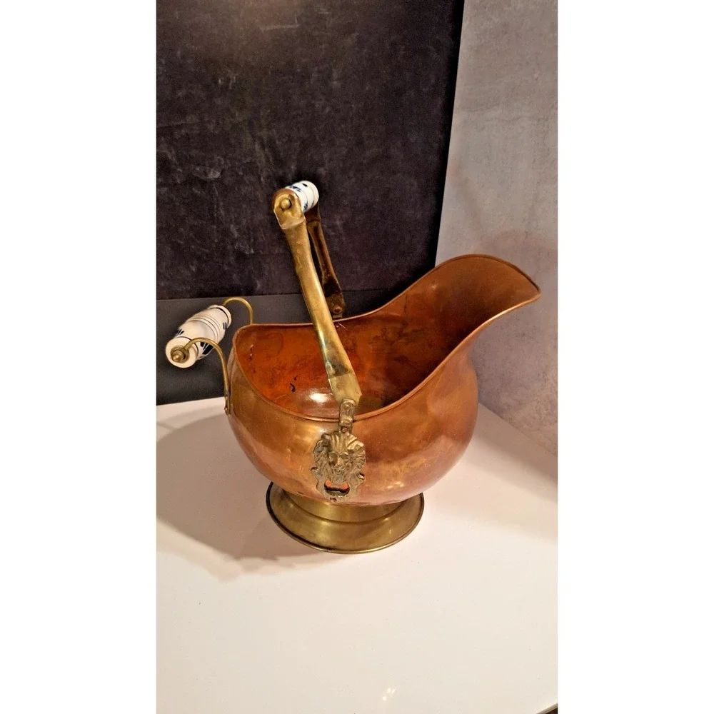 VINTAGE COPPER BRASS COAL SCUTTLE DELFT PORCELAIN HANDLES LION HEAD